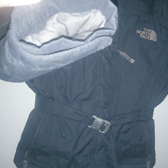 The North Face S Girls Winter Belted Hoodie Down Parka Coat Jacket in Black Kids - Picture 10 of 11